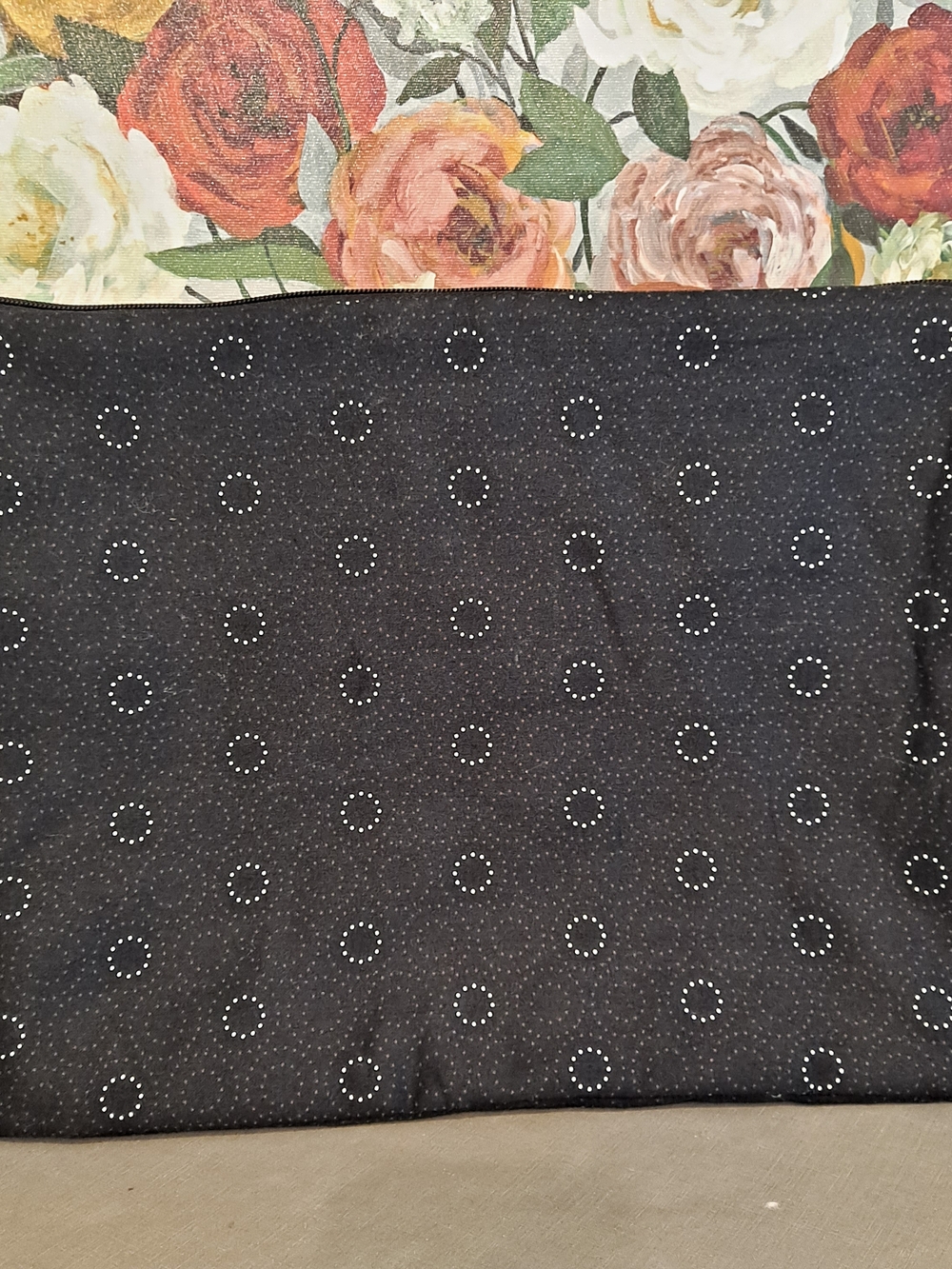 thirty-one Black White Sun Dot Print Large Laptop Sleeve Zipper Pouch